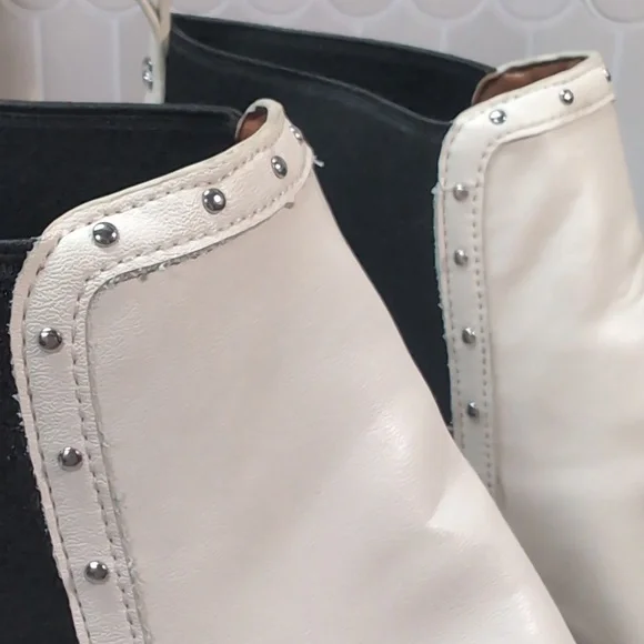 Coach White and Black Leather Boots - Picture 12 of 14